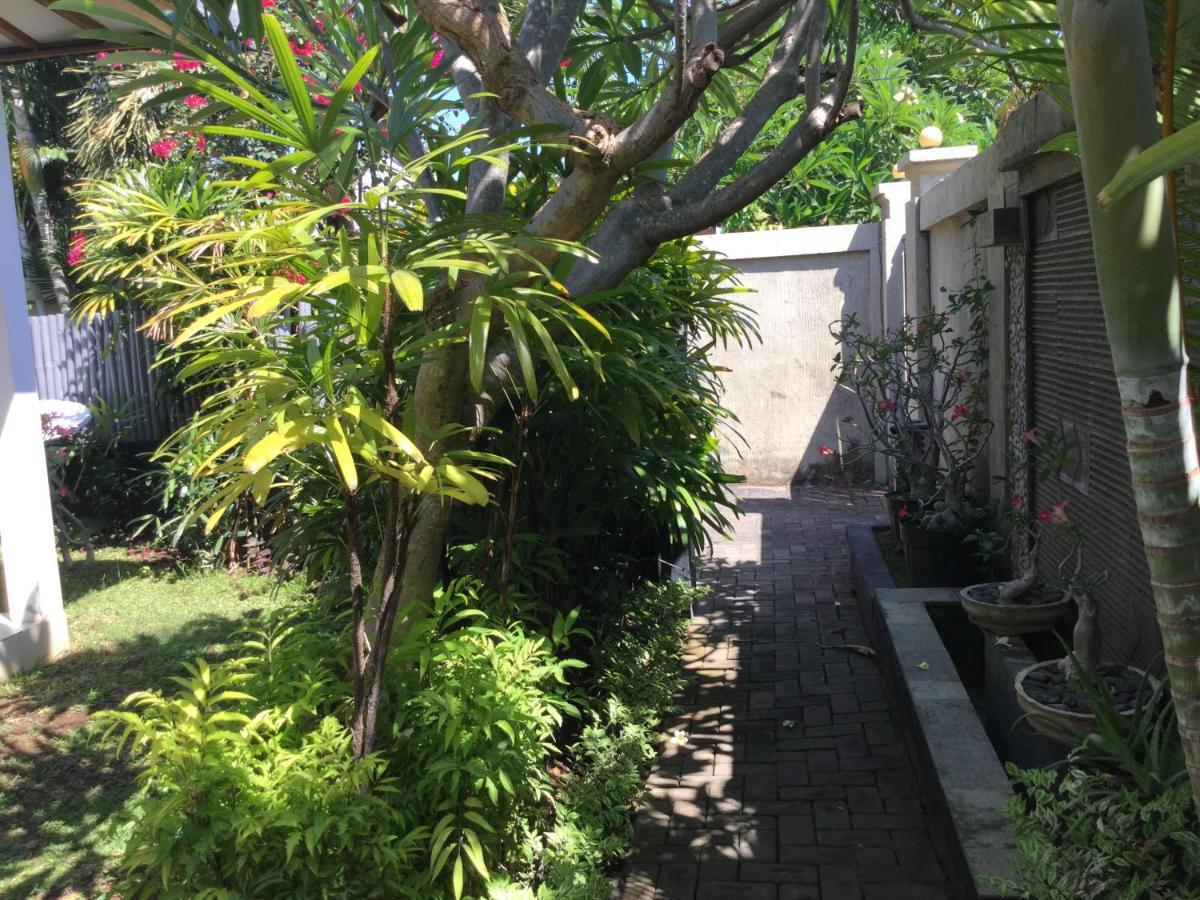 Kartika Villas Lovina Exterior foto